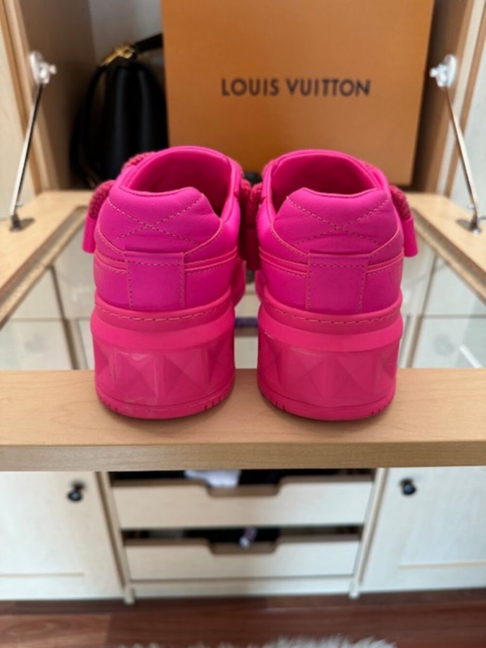 Valentino Pink Size 38 Rockstud Accents Leather Sneakers - Picture 5 of 6